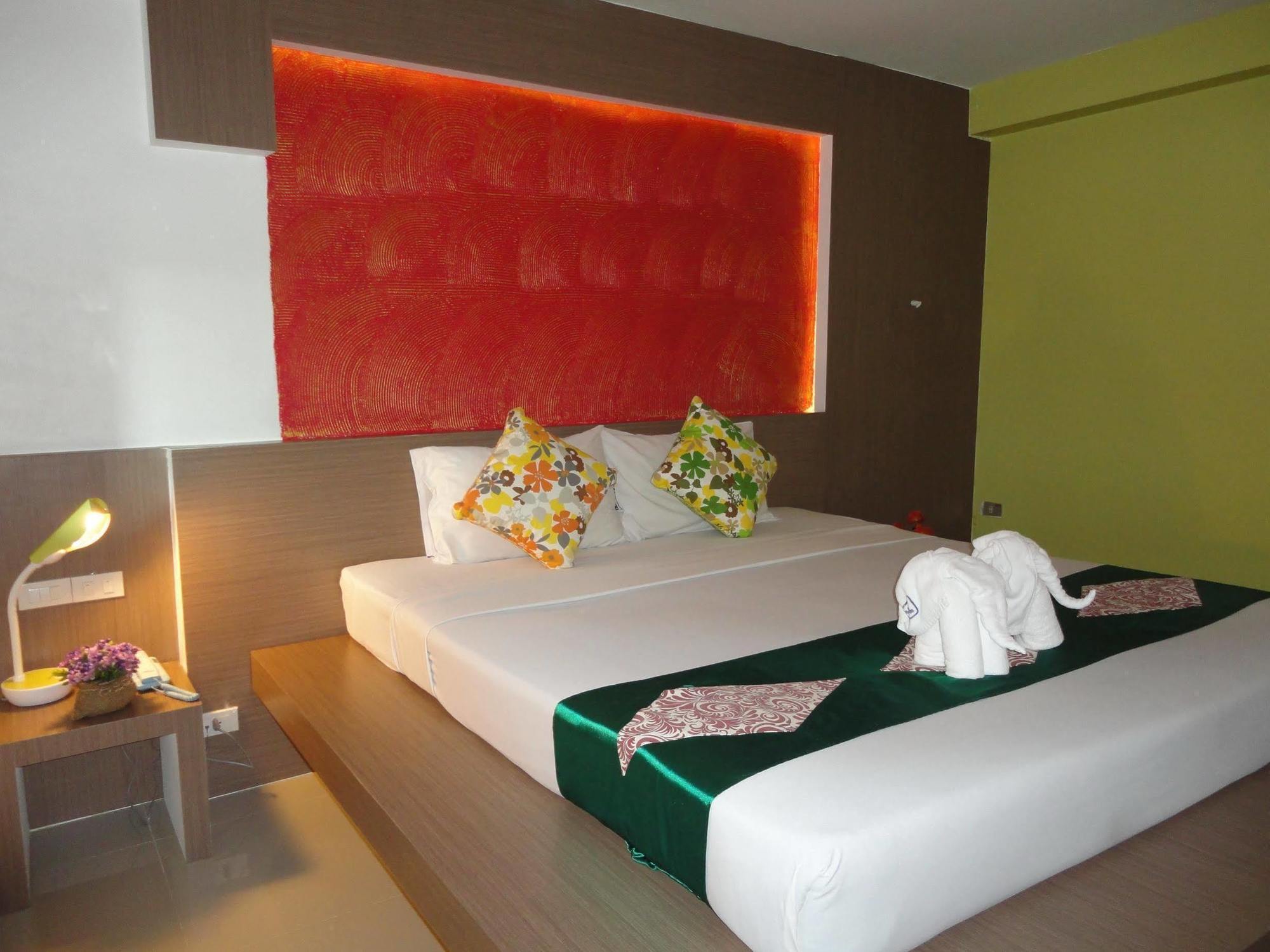 La Moon At Phuket - Sha Extra Plus Buitenkant foto
